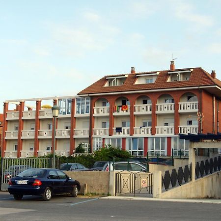 Hotel Torre Cristina Noja Exterior photo