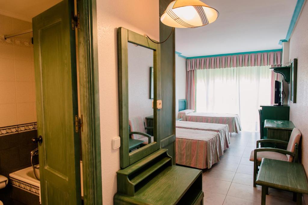 Hotel Torre Cristina Noja Room photo