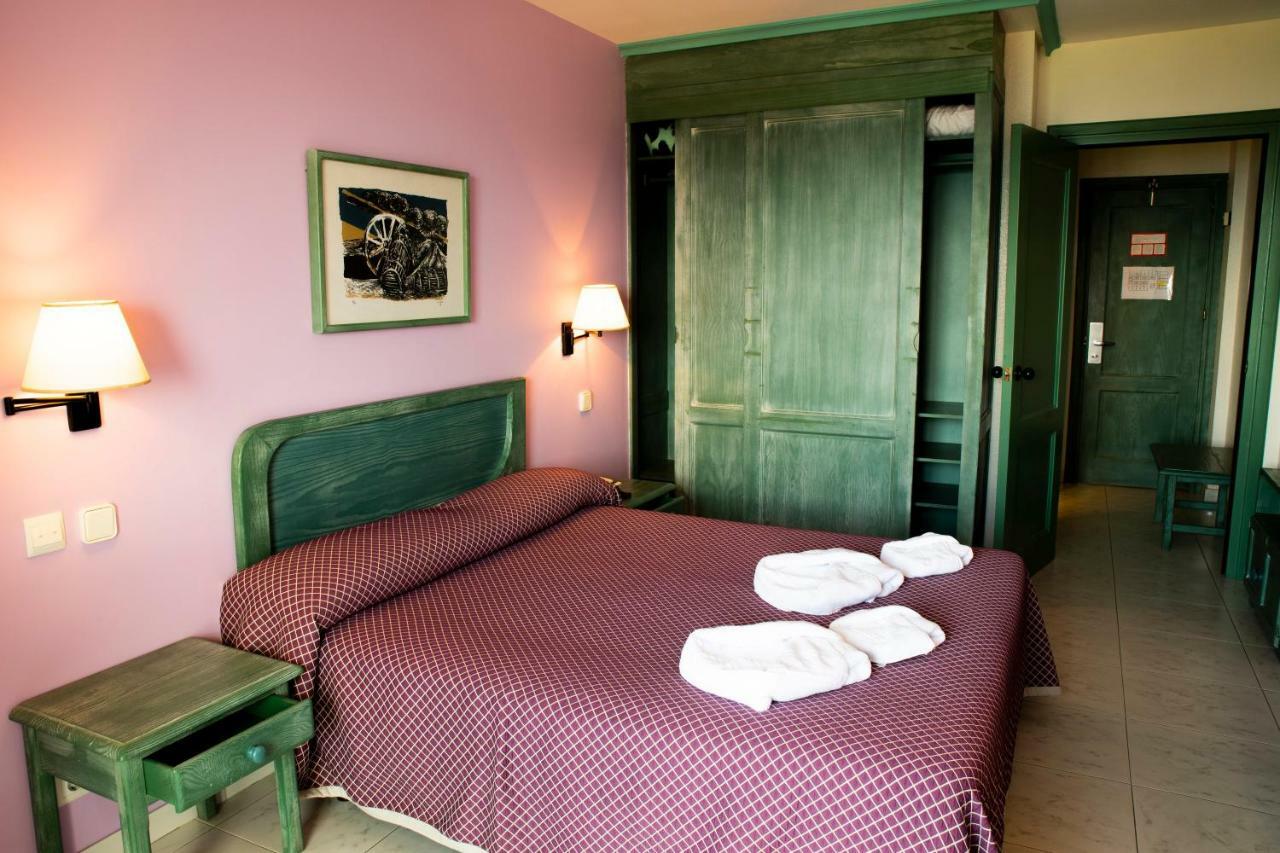 Hotel Torre Cristina Noja Exterior photo